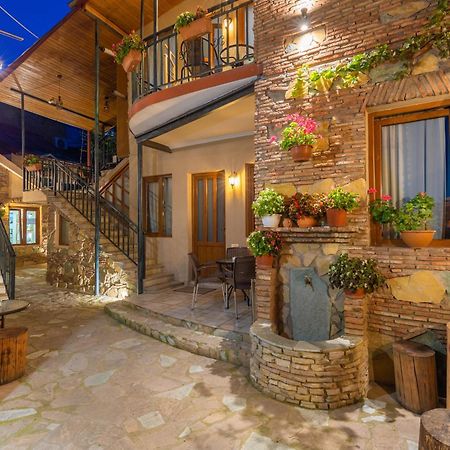 Apartments With Wine Cellar In Old Tbilisi ภายนอก รูปภาพ