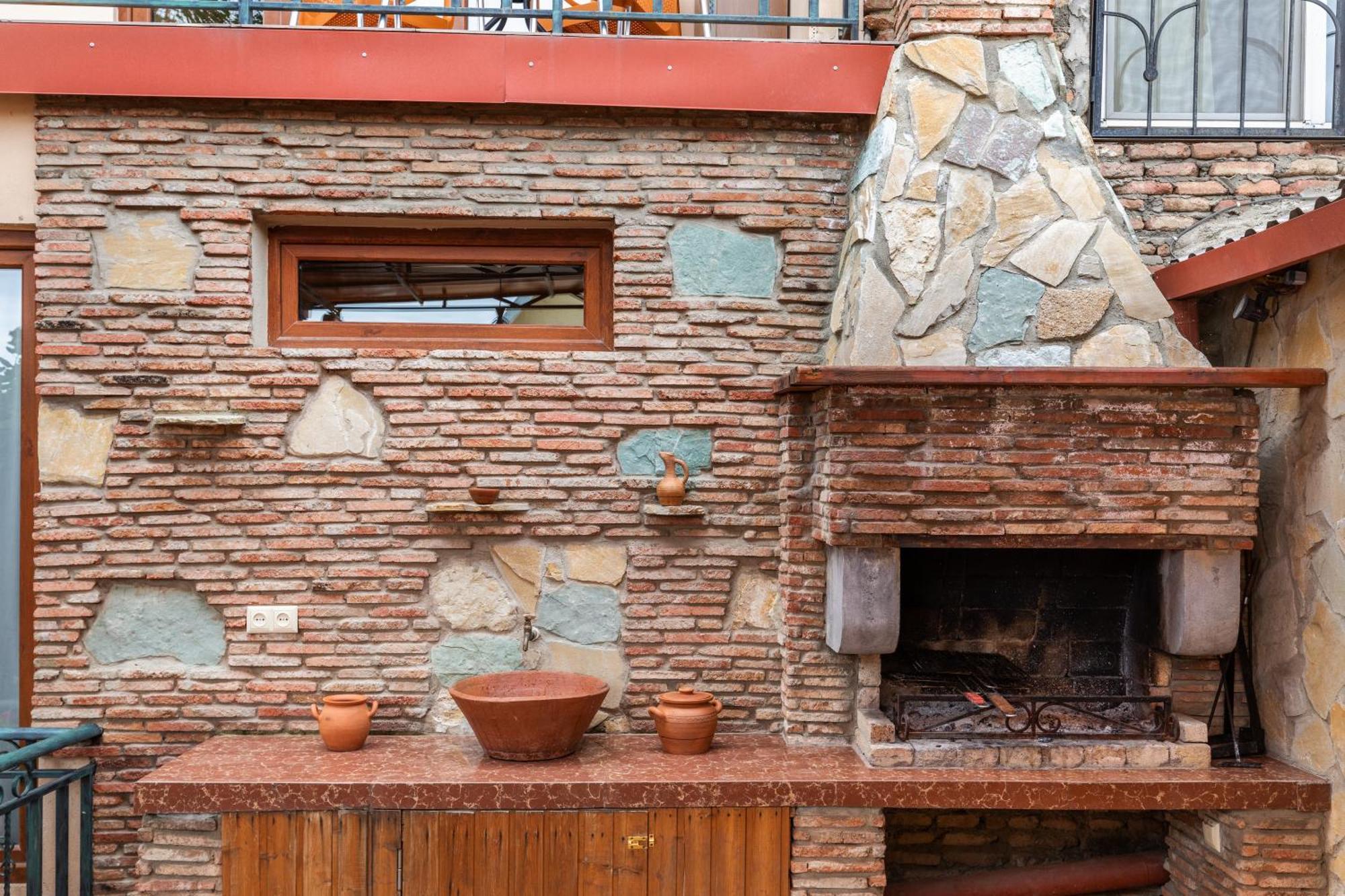 Apartments With Wine Cellar In Old Tbilisi ภายนอก รูปภาพ