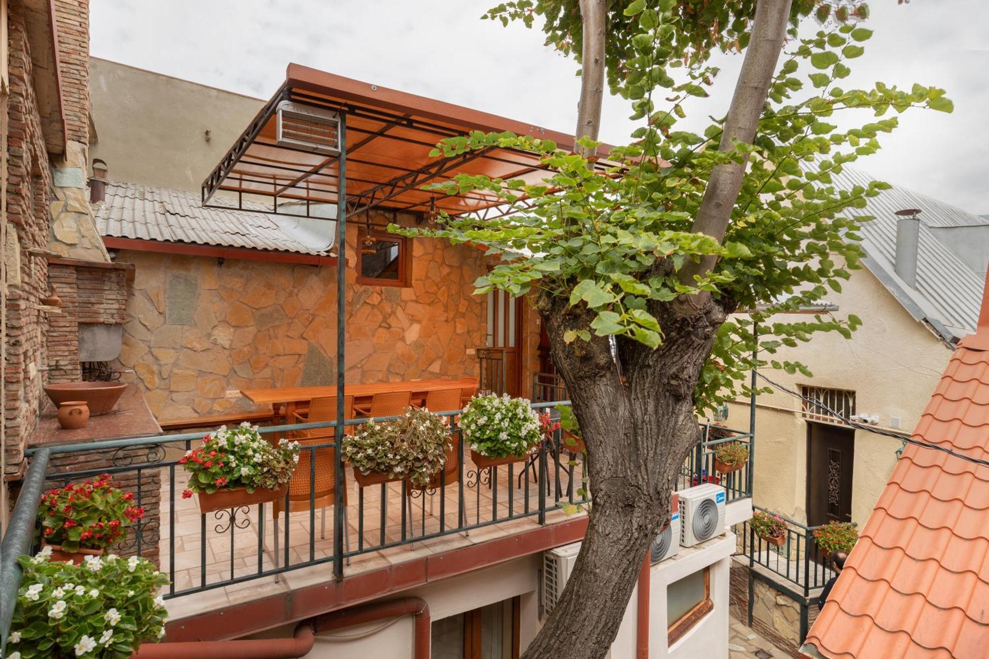 Apartments With Wine Cellar In Old Tbilisi ภายนอก รูปภาพ
