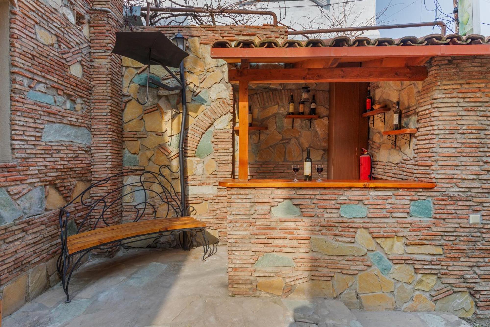 Apartments With Wine Cellar In Old Tbilisi ภายนอก รูปภาพ